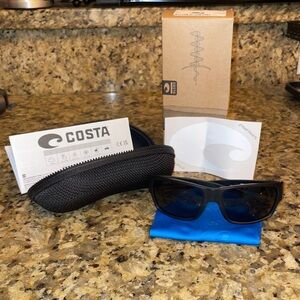 Costa TAILFIN Matte Black Polarized Sunglasses with Grey lenses 57/17